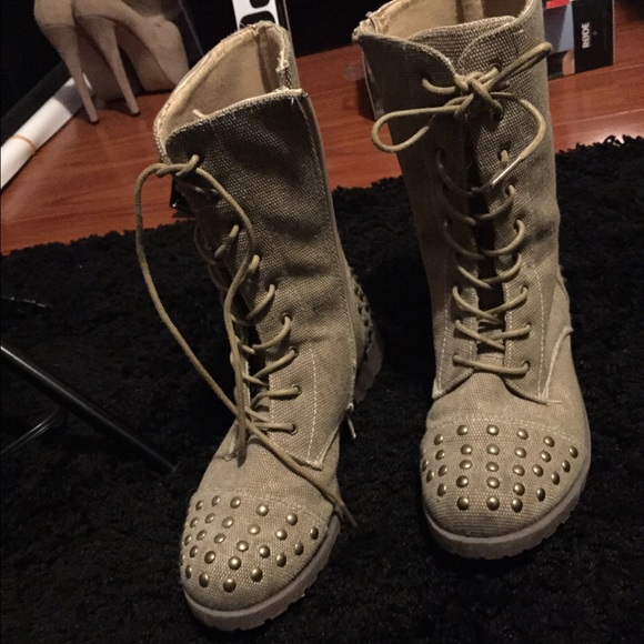 Shoes - Tan boots