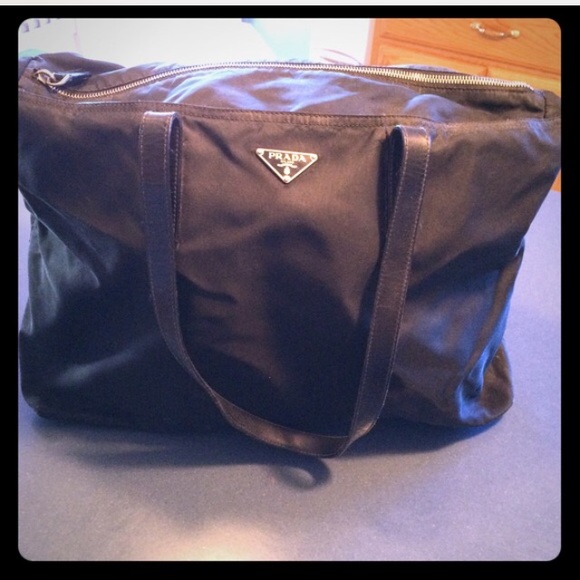 🎀 Prada Shopper bag