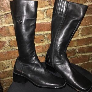 Me too black leather boots