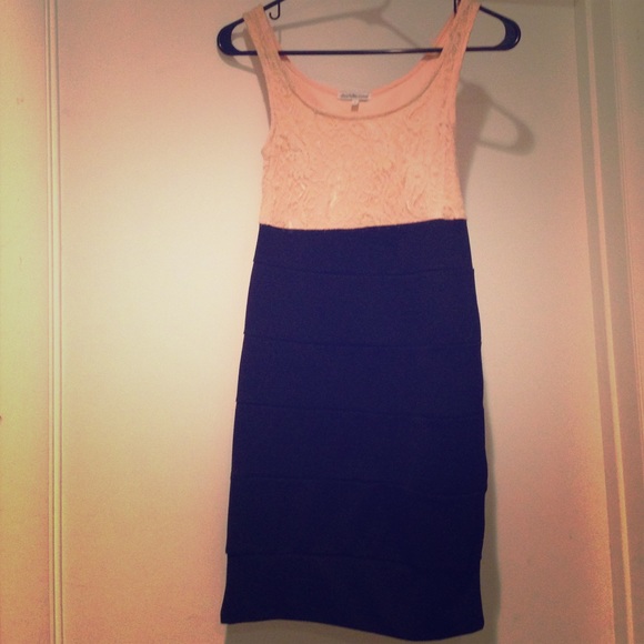Cute bodycon dress! - Picture 1 of 3