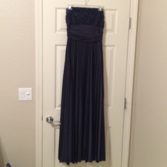 Beautiful prom dress! - Picture 2 of 4