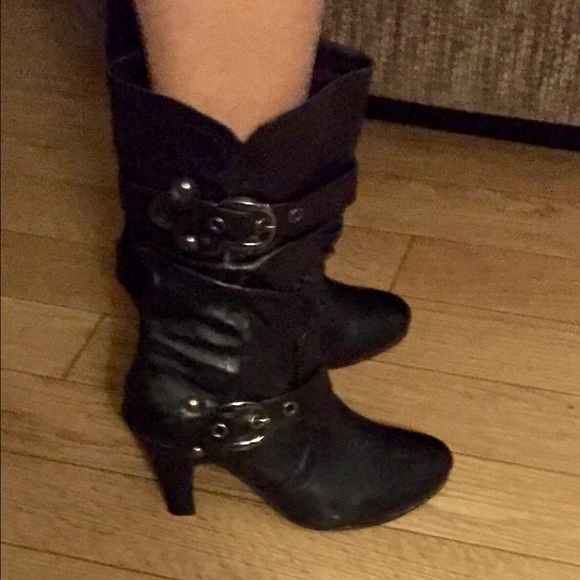 2 1/2" heel black non leather boot - Picture 1 of 3