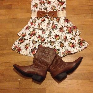 👢Beautiful Cow Girl Boots! 👢