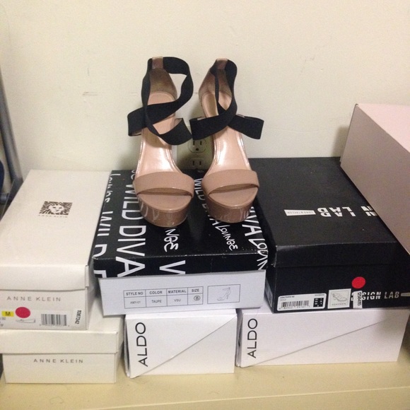 Pumps - Picture 2 of 4