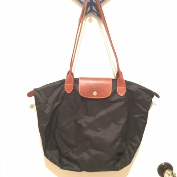 LARGE BLACK LONGCHAMP ❤️ (sale price)