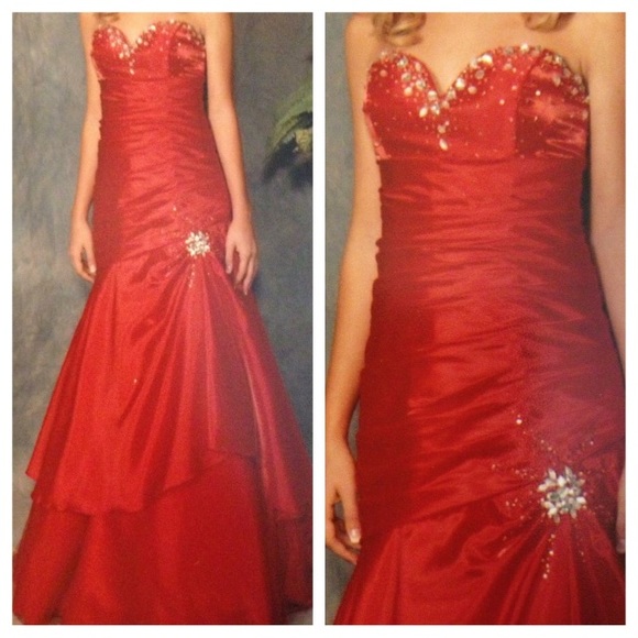 Prom/pageant