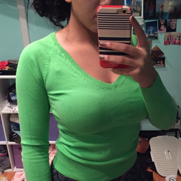 Sweater - Picture 2 of 4