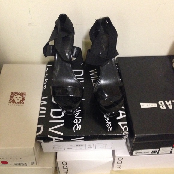 Heels - Picture 2 of 4