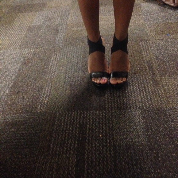 Heels - Picture 4 of 4