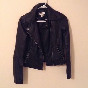Black polyurethane jacket with zipper pockets