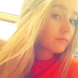 Meet your Posher, Emillie