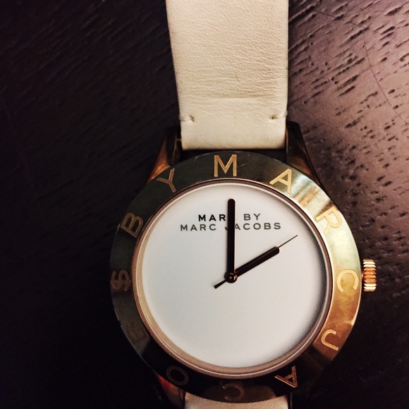 Marc Jacobs Watch - Picture 2 of 2