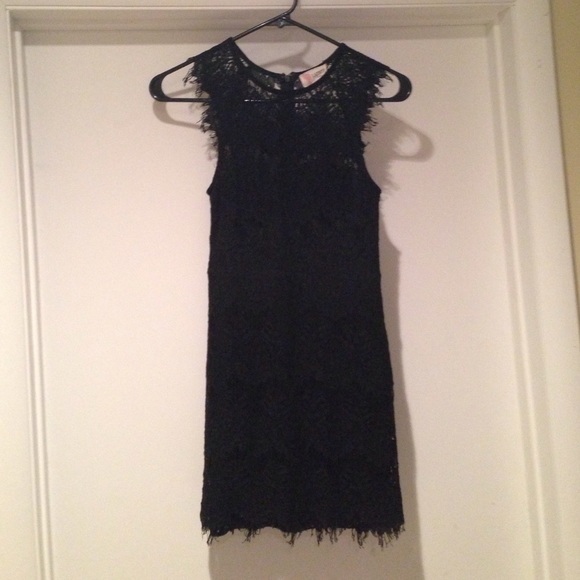 Glamorous black lace dress! - Picture 1 of 3