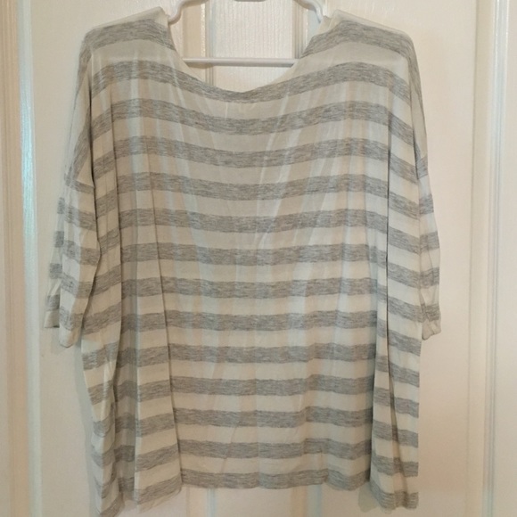 Forever 21 Tee - Picture 1 of 1
