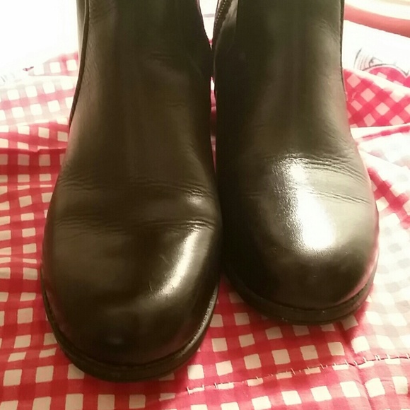 Black Leather Knee high boots - Picture 2 of 4