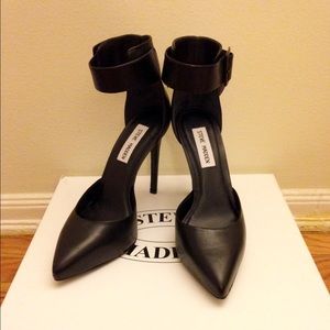 Steve Madden black strapped high heels