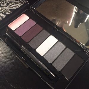 Brand New Kat Von D True Romance Palette in Sinner