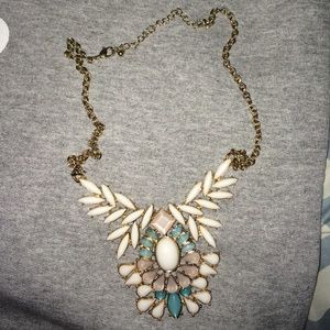Host Pick💐 White, teal, and light pink necklace