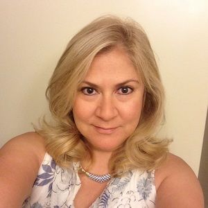 Meet your Posher, Lucrecia