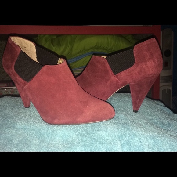 Ankle heeled booties