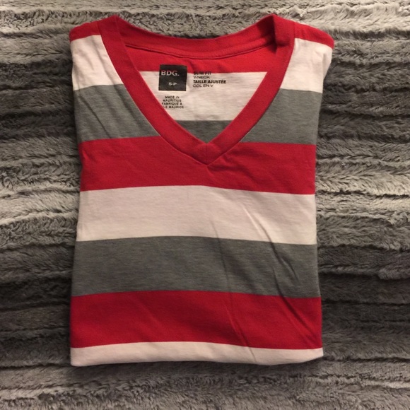 BDG V-neck