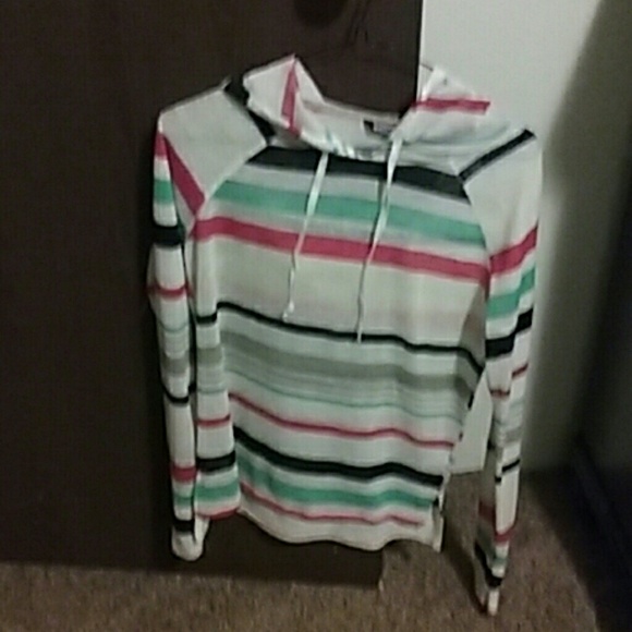 Hooded long sleeve shirt