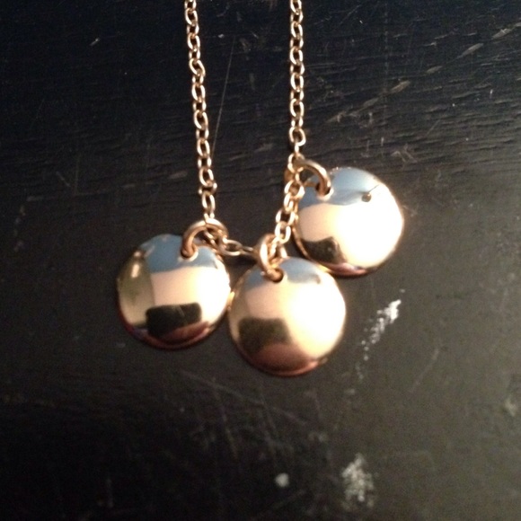 Gold Three Pendant Forever 21 Necklace