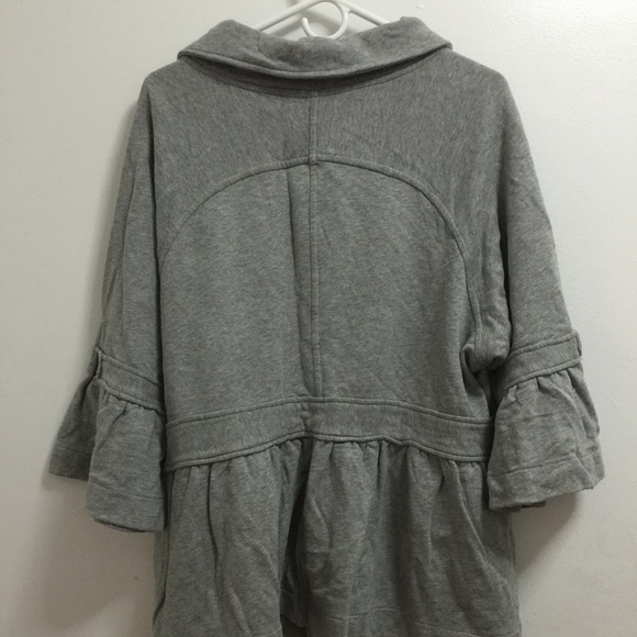 Caslan Heather Grey shawl with buttons - Picture 2 of 2