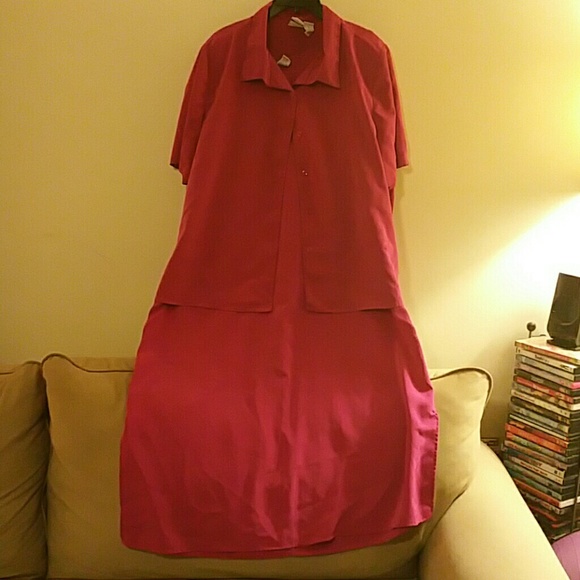 Magenta 2 piece sleeveless dress and shirt set.