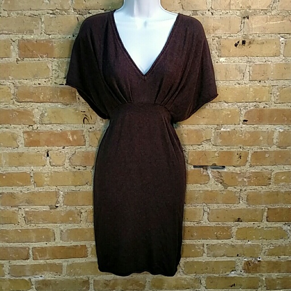 Slouchy v-neck sweater midi