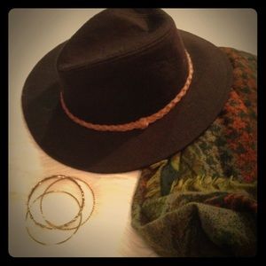 Brown Wide-Brimmed Hat