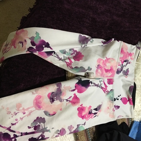 Lululemon wunder unders