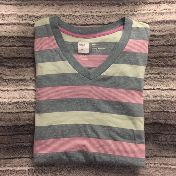 BDG Vneck