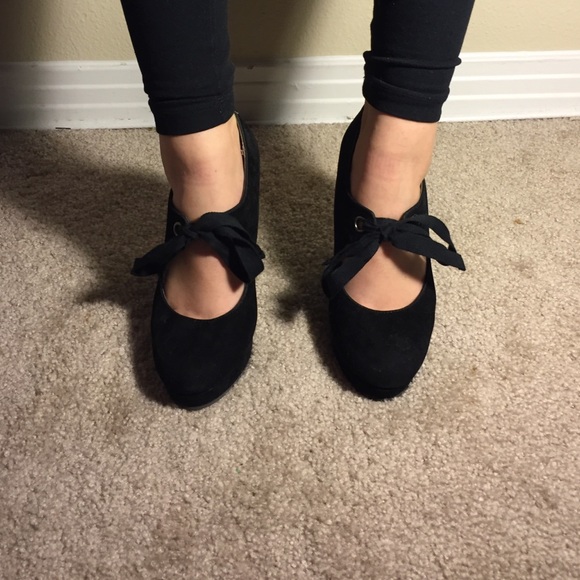 Black suede sweetheart wedges