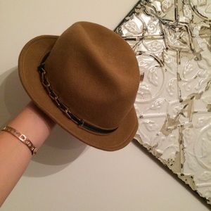 Tory burch hat