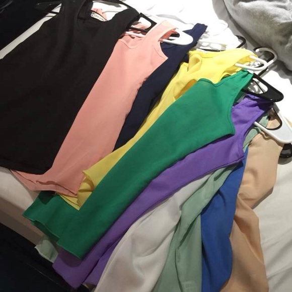 Set of 10 tank tops