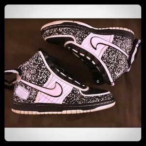 Nike Notebook Hightop Size 7Y