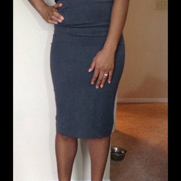 Express pencil skirt 💞 - Picture 3 of 4