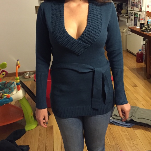 Teal sweater with tie