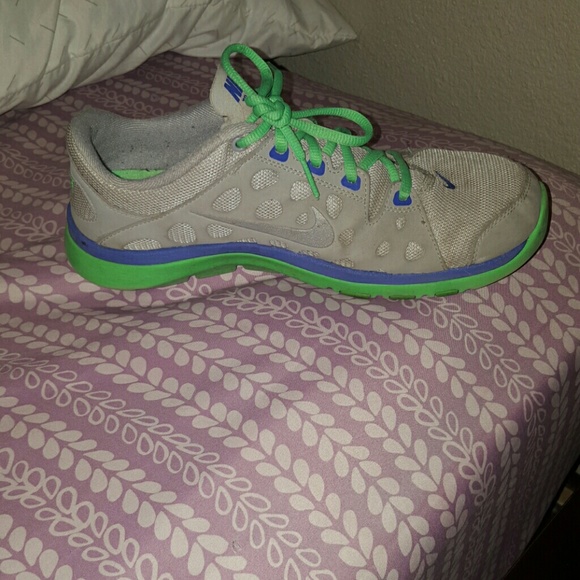 Nike training shoes - Picture 3 of 4