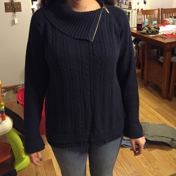 100% cotton Navy blue. Liz Claiborne sweater.