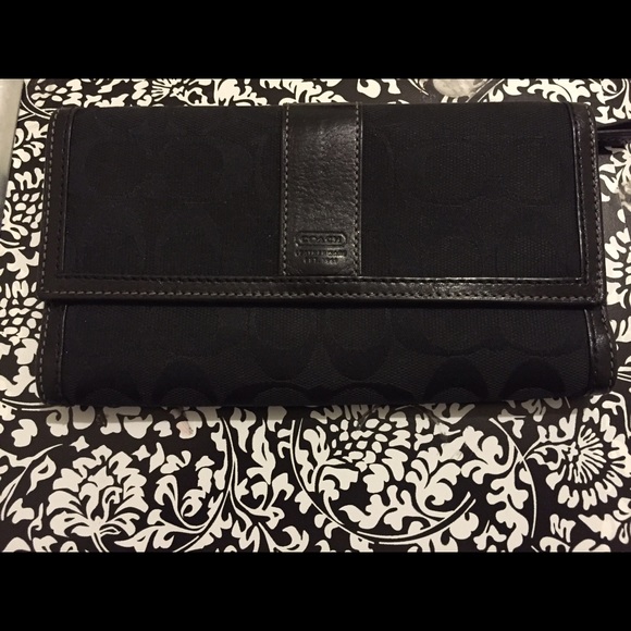 ❗❗SOLD❗❗  Coach Black 
Checkbook wallet