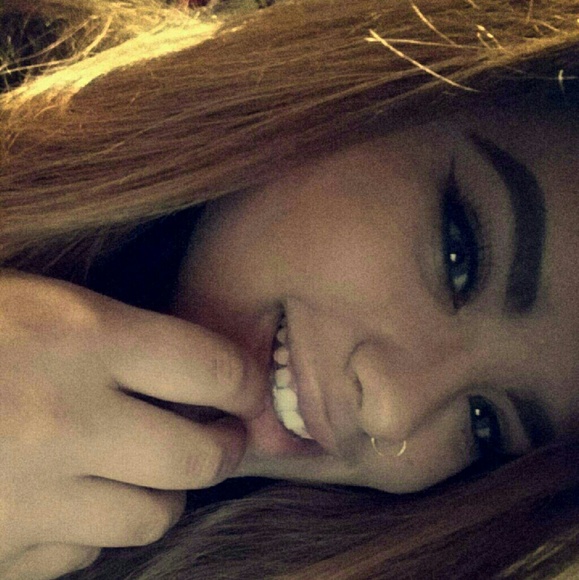 Meet your Posher, Alexis