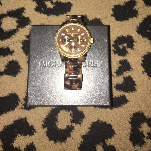 Michael kors tortoise watch ππ - Picture 2 of 4