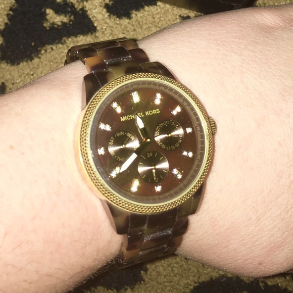 Michael kors tortoise watch ππ - Picture 4 of 4