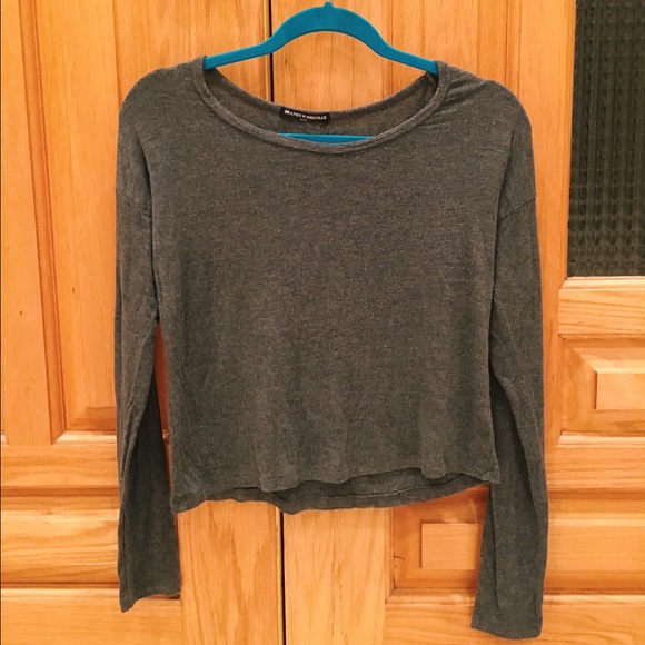 Brandy melville cropped long sleeved top in gray - Picture 1 of 4