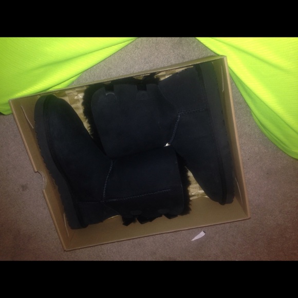 Ugg boots with bows!