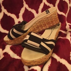 💛SALE💛Kate Spade black & white bow wedges sz 7