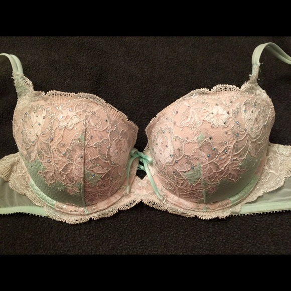 •Victoria Secret• Very sexy balconet bra