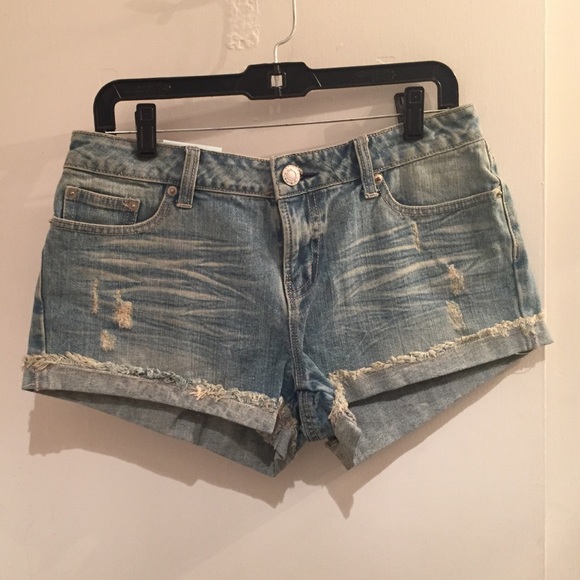 Light wash NWT Jean shorts!